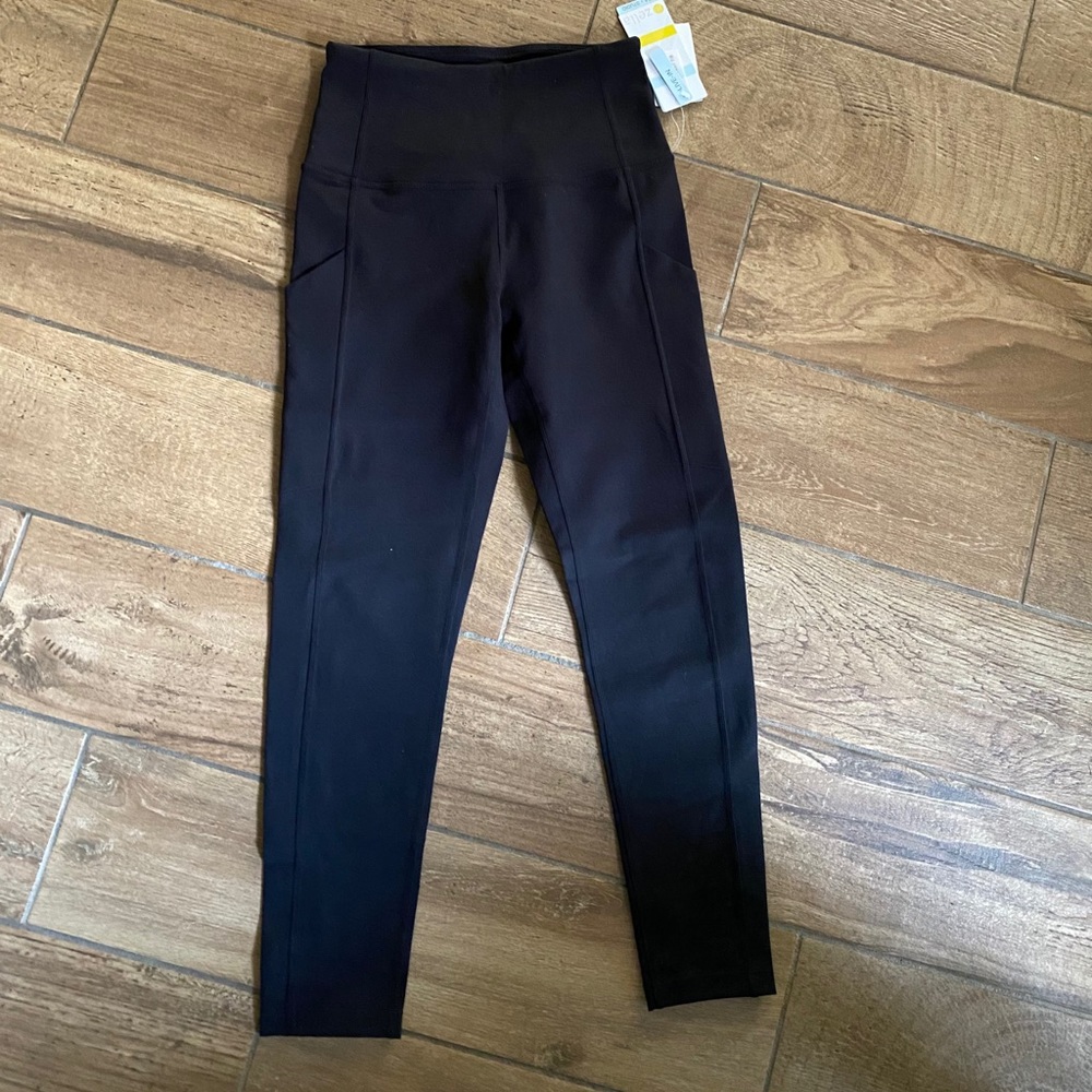 BRAND NEW ZELLA Leggings